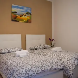 Affittacamere Il Borgo Vicino Al Castello Con Parcheggio, Malcesine