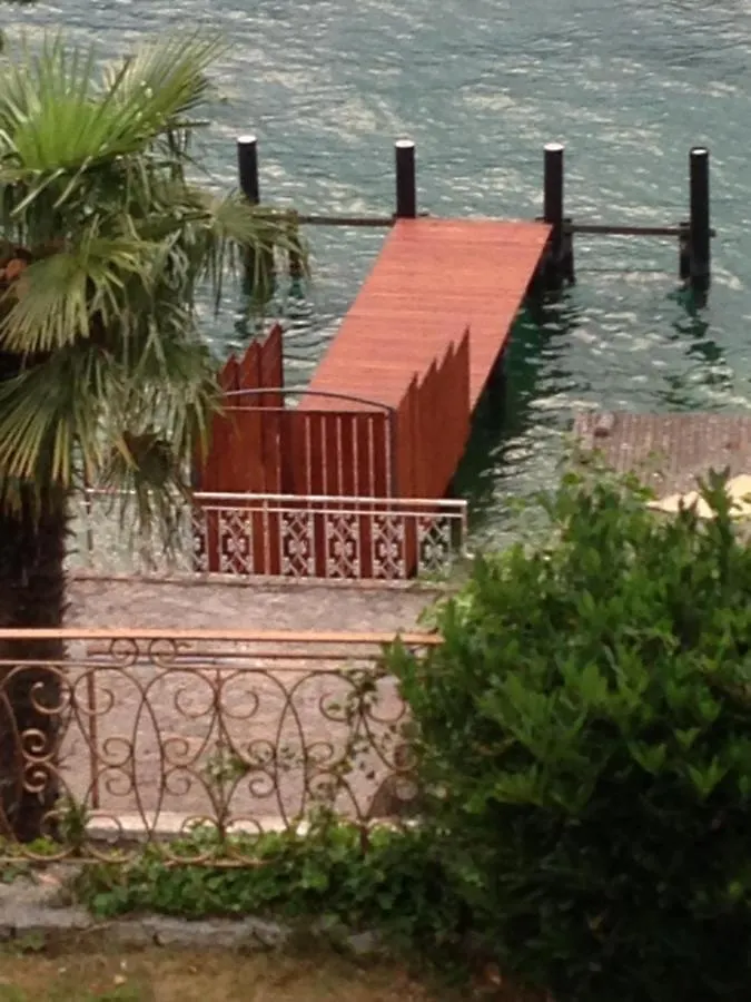 Wunderschoner Seeblick Villa In Cassone Malcesine Italy