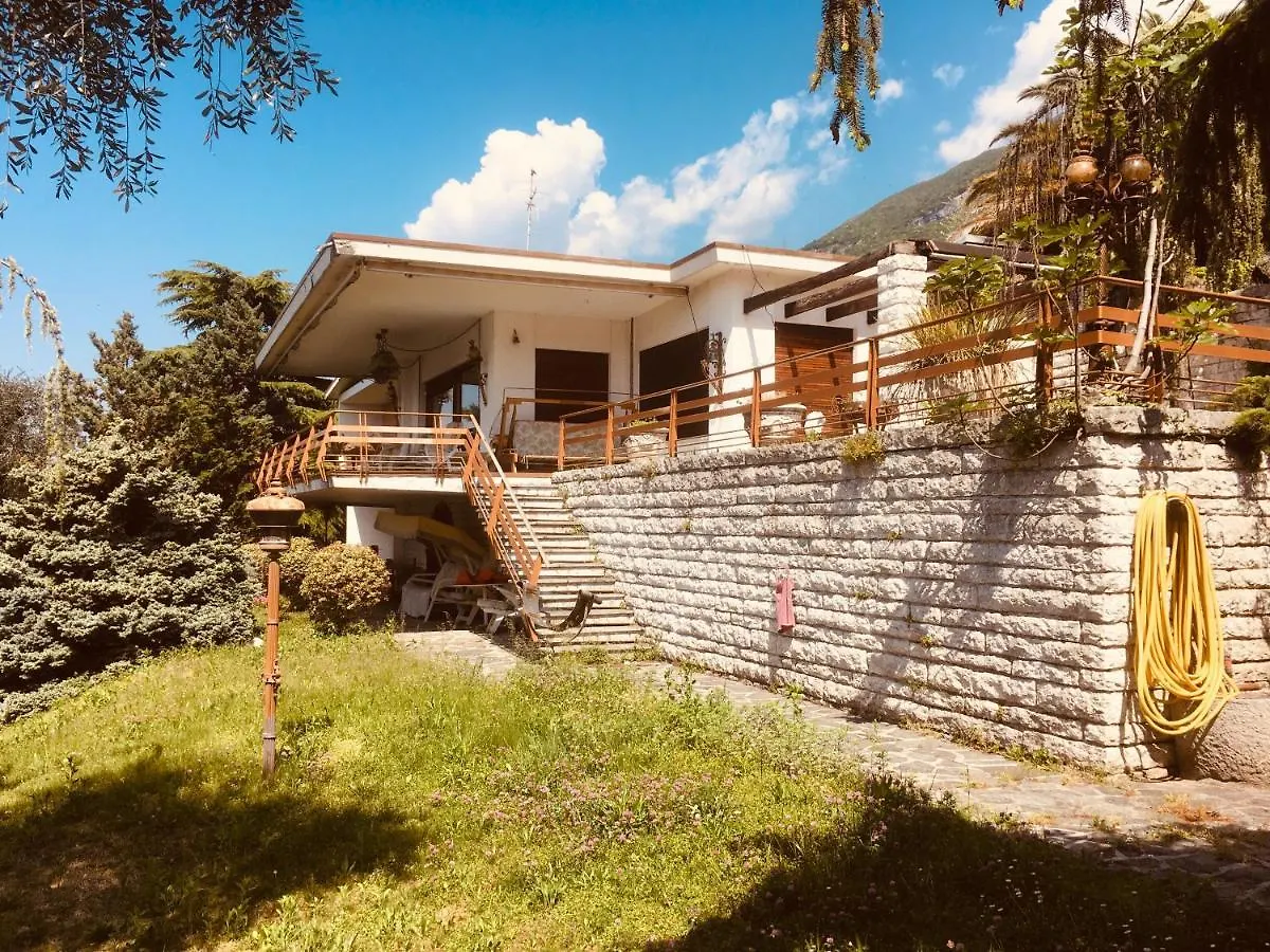 Wunderschoner Seeblick Villa In Cassone Malcesine Italy