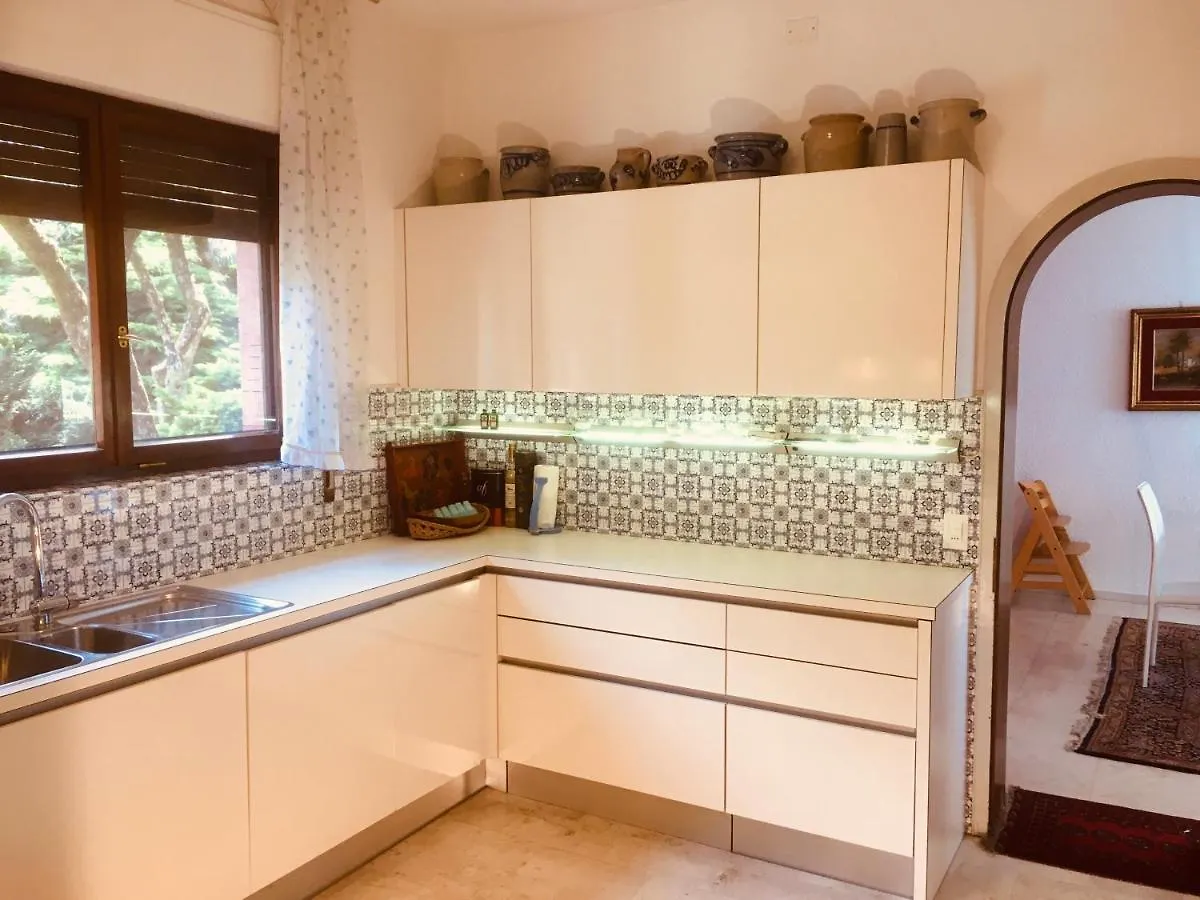 Wunderschoner Seeblick Villa In Cassone Malcesine