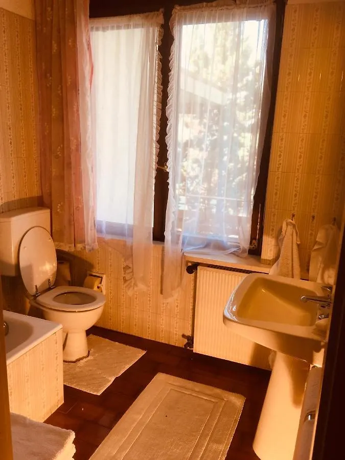 Wunderschoner Seeblick Villa In Cassone Malcesine Italy