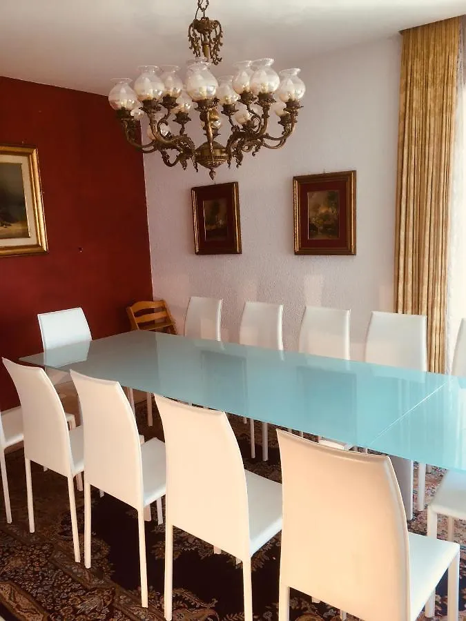 Wunderschoner Seeblick Villa In Cassone Malcesine