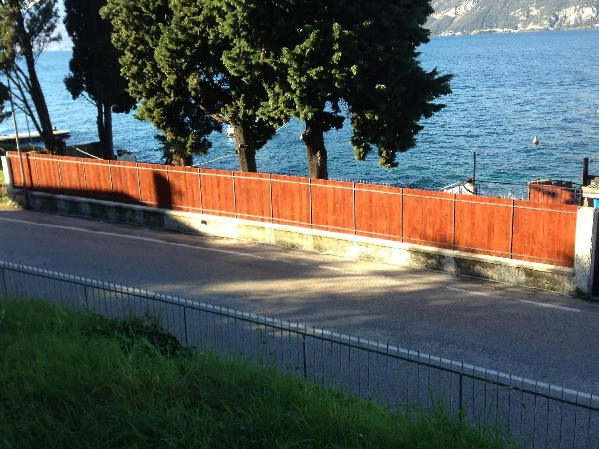 Wunderschoner Seeblick Villa In Cassone Malcesine
