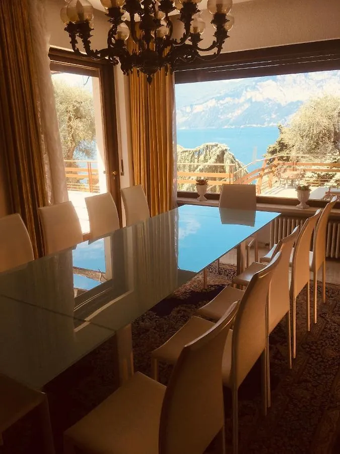 Wunderschoner Seeblick Villa In Cassone Malcesine 0*,