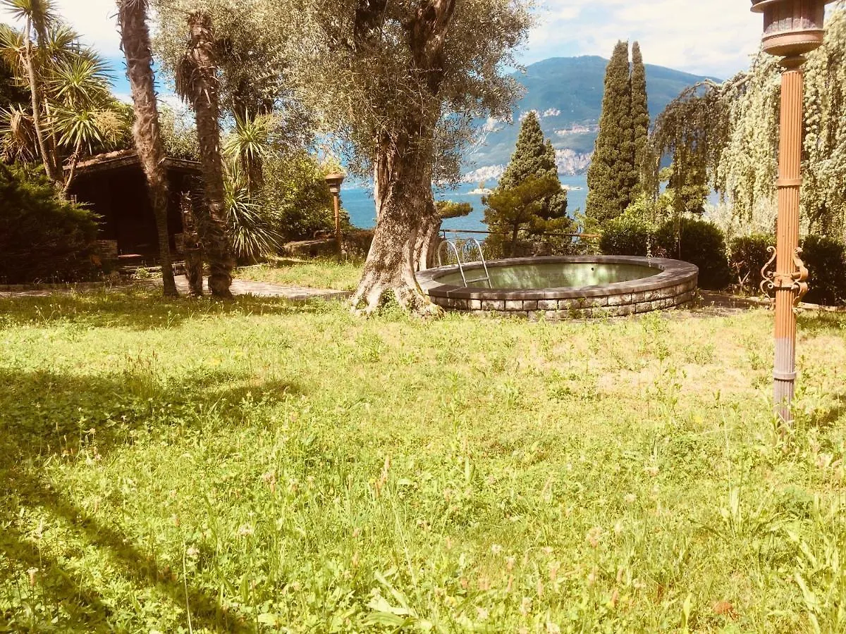 Wunderschoner Seeblick Villa In Cassone Malcesine